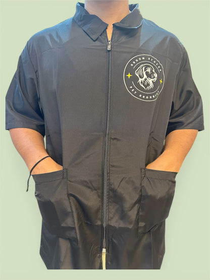 Groom Stocks Unisex Antistatic Grooming Smock – Lightweight & Hair-Resistant (Large) - GROOM STOCKS
